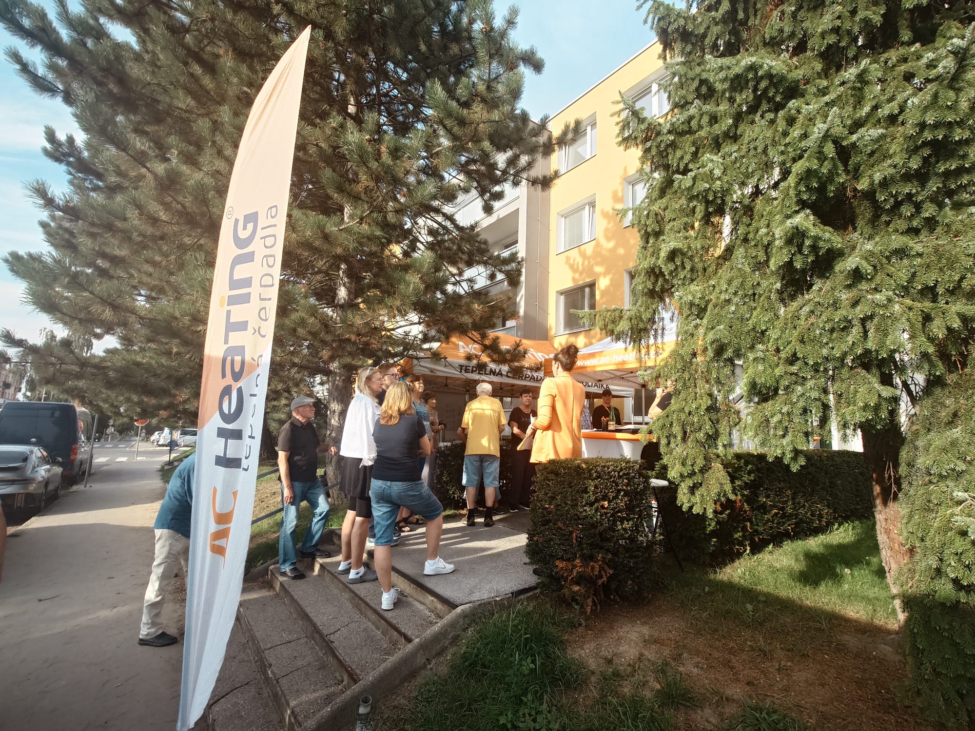 Slavnostní přednání vlastní kotelny s tepelnými čerpadly v Praze 20